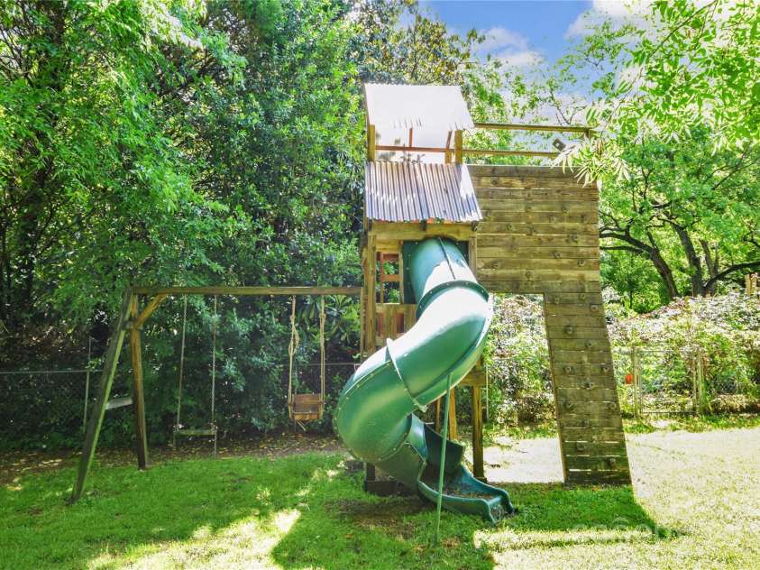 1101 Pee Dee Avenue, Albemarle, NC 28001.  MLS# CAR4255750, YatesRealty ID 25827. 