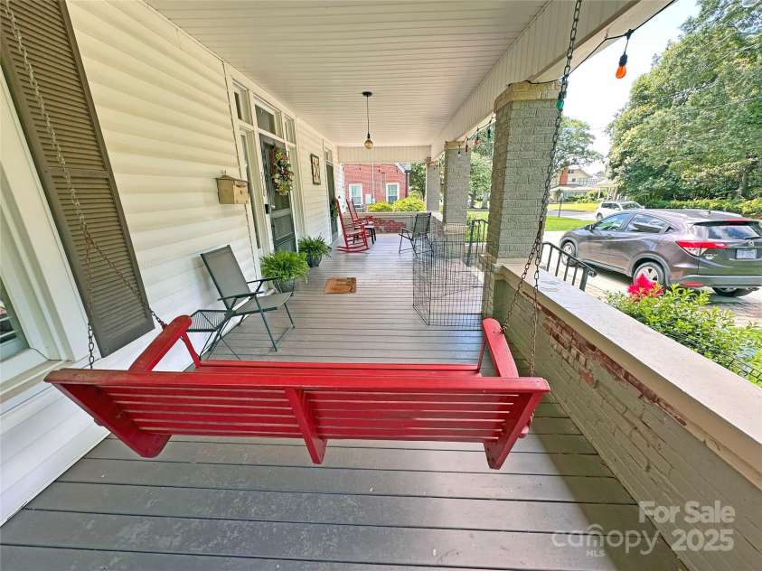 318 Laurel Street, Lincolnton, NC 28092.  MLS# CAR4273620, YatesRealty ID 25828. 