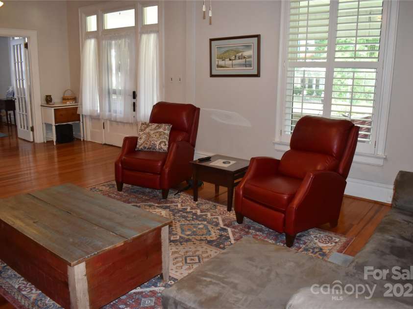 318 Laurel Street, Lincolnton, NC 28092.  MLS# CAR4273620, YatesRealty ID 25828. 