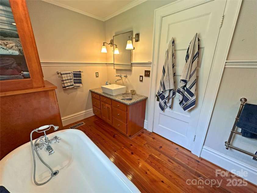 318 Laurel Street, Lincolnton, NC 28092.  MLS# CAR4273620, YatesRealty ID 25828. 