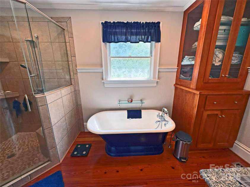 318 Laurel Street, Lincolnton, NC 28092.  MLS# CAR4273620, YatesRealty ID 25828. 