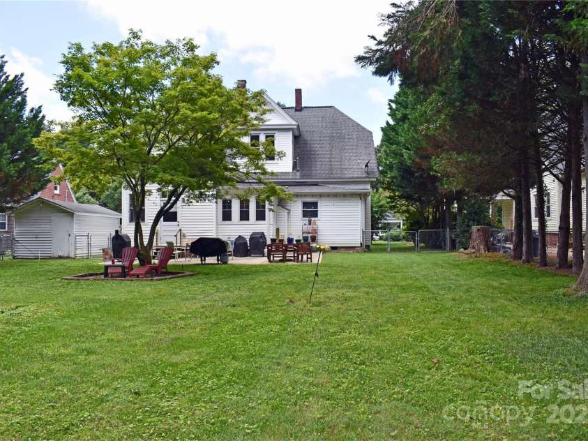 318 Laurel Street, Lincolnton, NC 28092.  MLS# CAR4273620, YatesRealty ID 25828. 