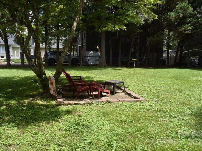 318 Laurel Street, Lincolnton, NC 28092.  MLS# CAR4273620, YatesRealty ID 25828. 