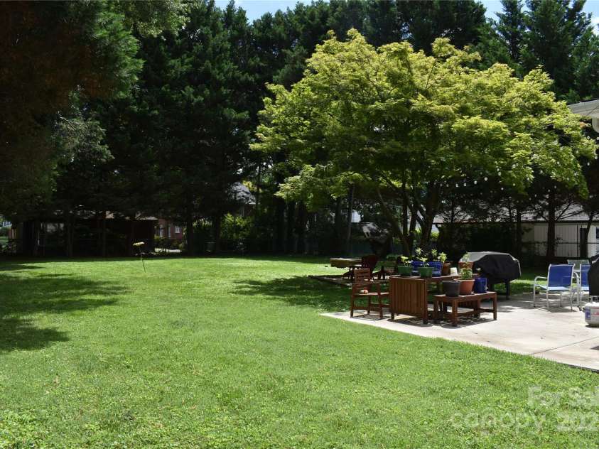 318 Laurel Street, Lincolnton, NC 28092.  MLS# CAR4273620, YatesRealty ID 25828. 