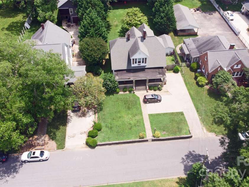 318 Laurel Street, Lincolnton, NC 28092.  MLS# CAR4273620, YatesRealty ID 25828. 