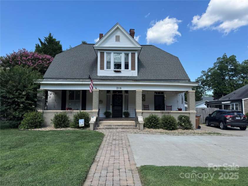 318 Laurel Street, Lincolnton, NC 28092.  MLS# CAR4273620, YatesRealty ID 25828. 