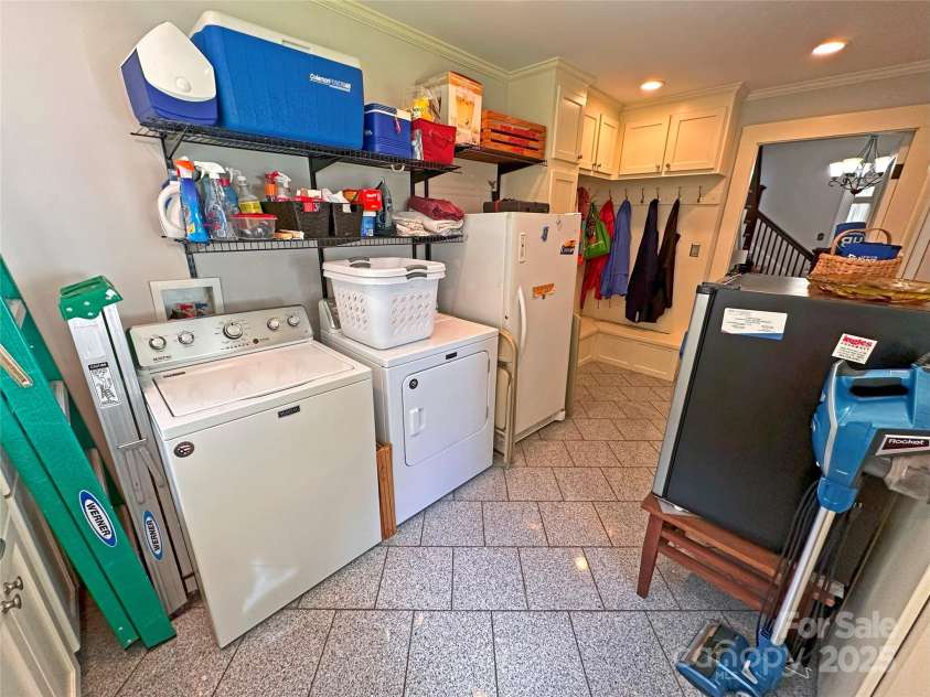 318 Laurel Street, Lincolnton, NC 28092.  MLS# CAR4273620, YatesRealty ID 25828. Laundry