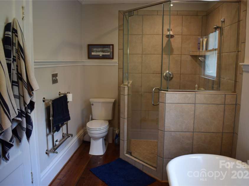 318 Laurel Street, Lincolnton, NC 28092.  MLS# CAR4273620, YatesRealty ID 25828. Primary bath