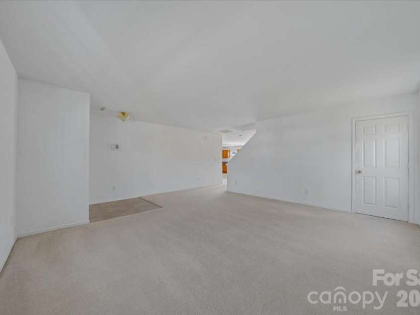 1000 Silverberry Street, Gastonia, NC 28054.  MLS# CAR4377889, YatesRealty ID 25829. 