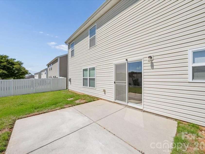 1000 Silverberry Street, Gastonia, NC 28054.  MLS# CAR4377889, YatesRealty ID 25829. 