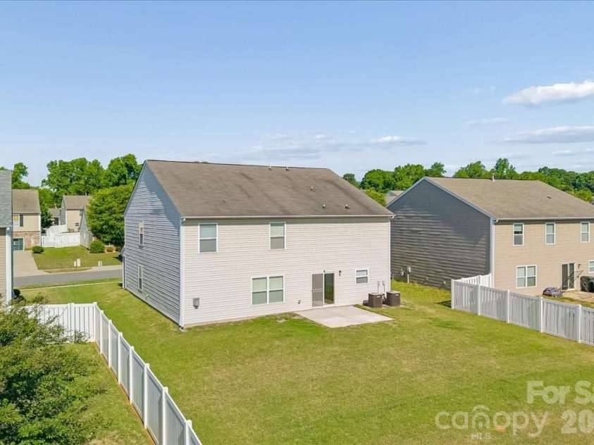 1000 Silverberry Street, Gastonia, NC 28054.  MLS# CAR4377889, YatesRealty ID 25829. 