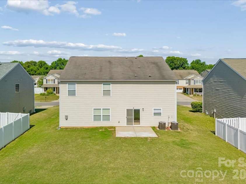 1000 Silverberry Street, Gastonia, NC 28054.  MLS# CAR4377889, YatesRealty ID 25829. 