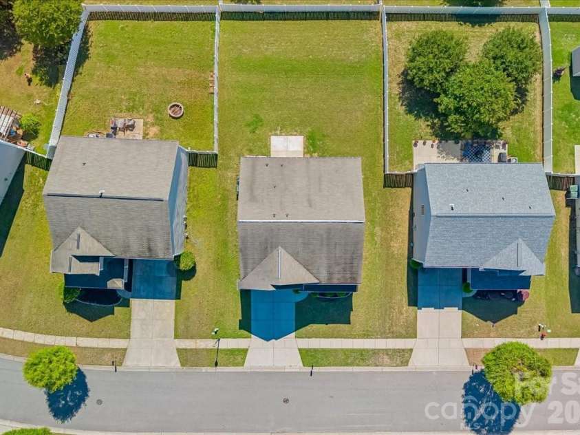 1000 Silverberry Street, Gastonia, NC 28054.  MLS# CAR4377889, YatesRealty ID 25829. 