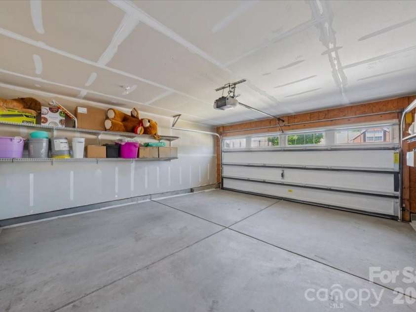 1000 Silverberry Street, Gastonia, NC 28054.  MLS# CAR4377889, YatesRealty ID 25829. Garage