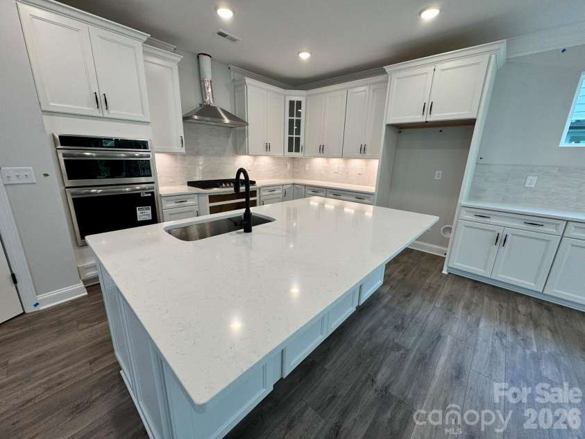13127 Foxberry Road, Charlotte, NC 28213.  MLS# CAR4370666, YatesRealty ID 25830. 