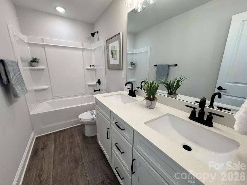 13127 Foxberry Road, Charlotte, NC 28213.  MLS# CAR4370666, YatesRealty ID 25830. Bath 2