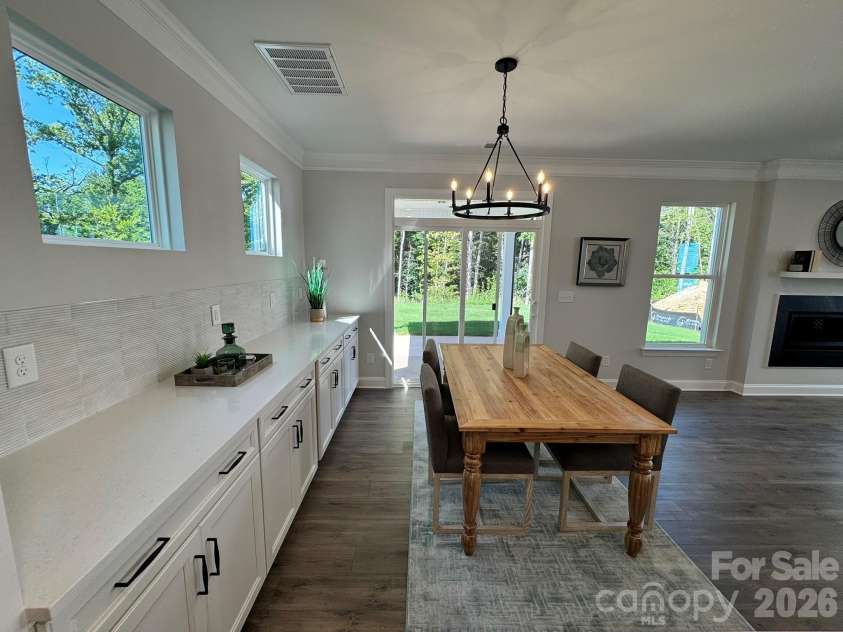 13127 Foxberry Road, Charlotte, NC 28213.  MLS# CAR4370666, YatesRealty ID 25830. Breakfast Area