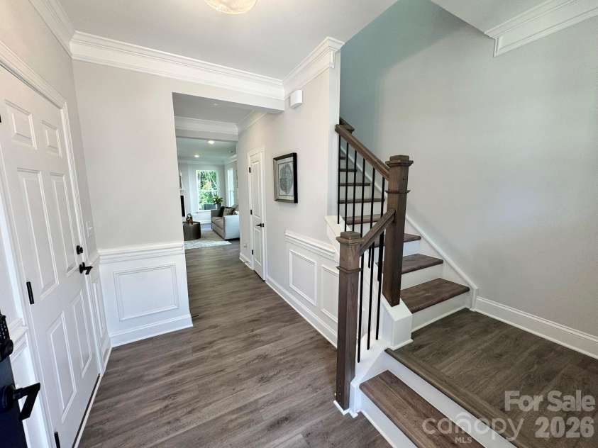 13127 Foxberry Road, Charlotte, NC 28213.  MLS# CAR4370666, YatesRealty ID 25830. Entryway