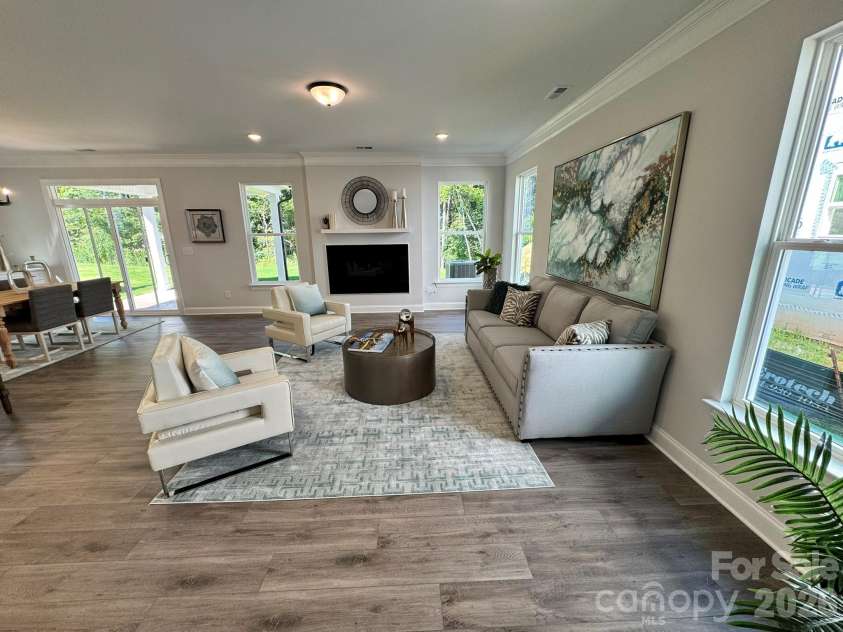13127 Foxberry Road, Charlotte, NC 28213.  MLS# CAR4370666, YatesRealty ID 25830. Family Room