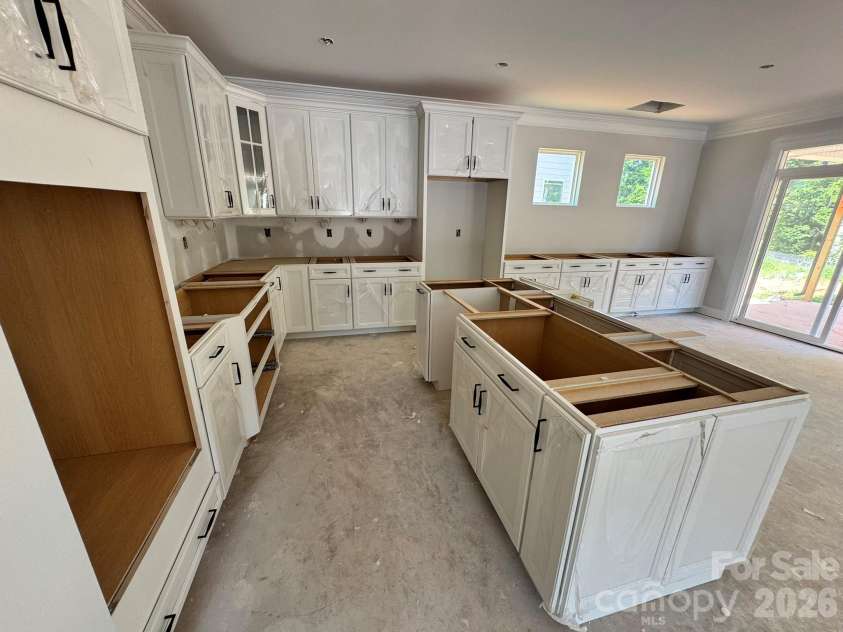 13127 Foxberry Road, Charlotte, NC 28213.  MLS# CAR4370666, YatesRealty ID 25830. Kitchen