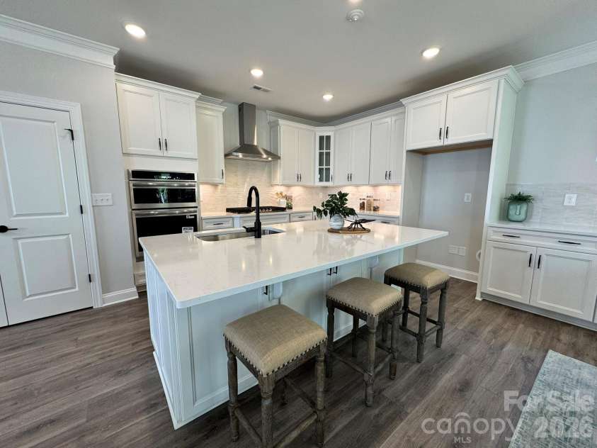 13127 Foxberry Road, Charlotte, NC 28213.  MLS# CAR4370666, YatesRealty ID 25830. Kitchen