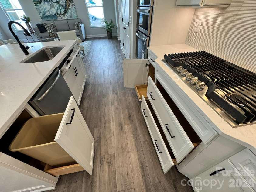 13127 Foxberry Road, Charlotte, NC 28213.  MLS# CAR4370666, YatesRealty ID 25830. Kitchen