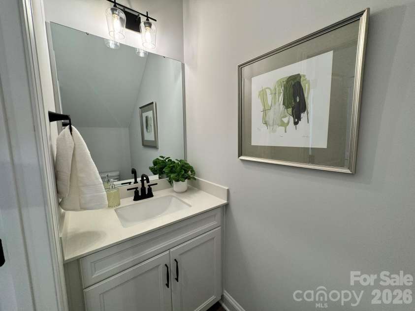 13127 Foxberry Road, Charlotte, NC 28213.  MLS# CAR4370666, YatesRealty ID 25830. Powder Bath