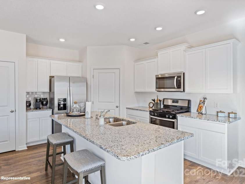3908 Coleman Drive, Charlotte, NC 28215.  MLS# CAR4269013, YatesRealty ID 25833. 