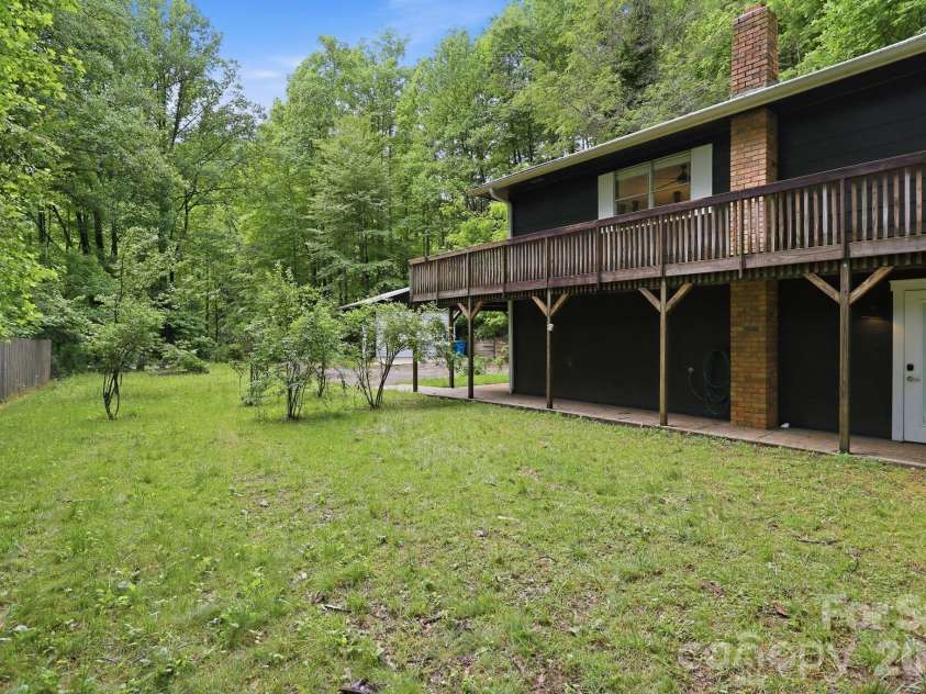 182 Saw Branch Road, Candler, NC 28715.  MLS# CAR4386375, YatesRealty ID 25834. 