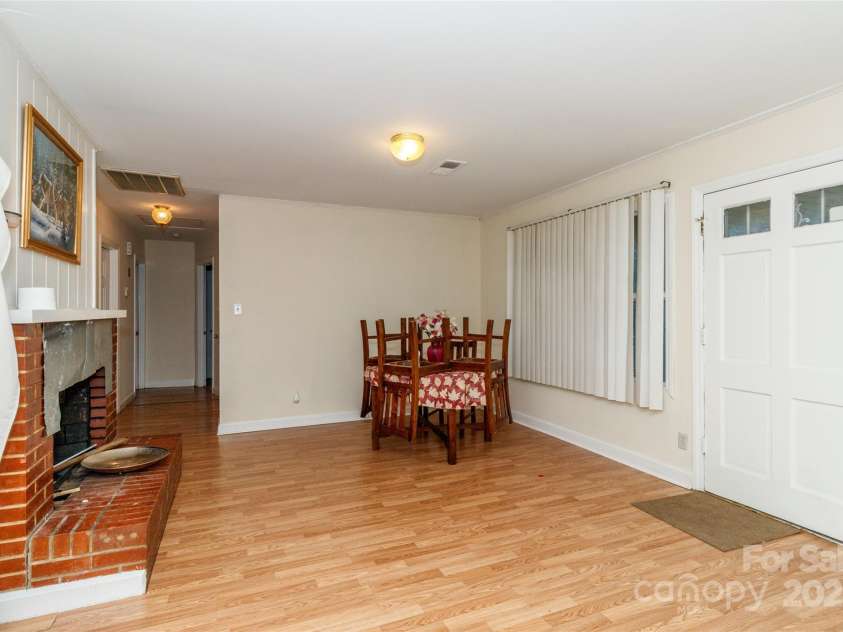 4015 Wilson Lane, Charlotte, NC 28206.  MLS# CAR4278178, YatesRealty ID 25834. 