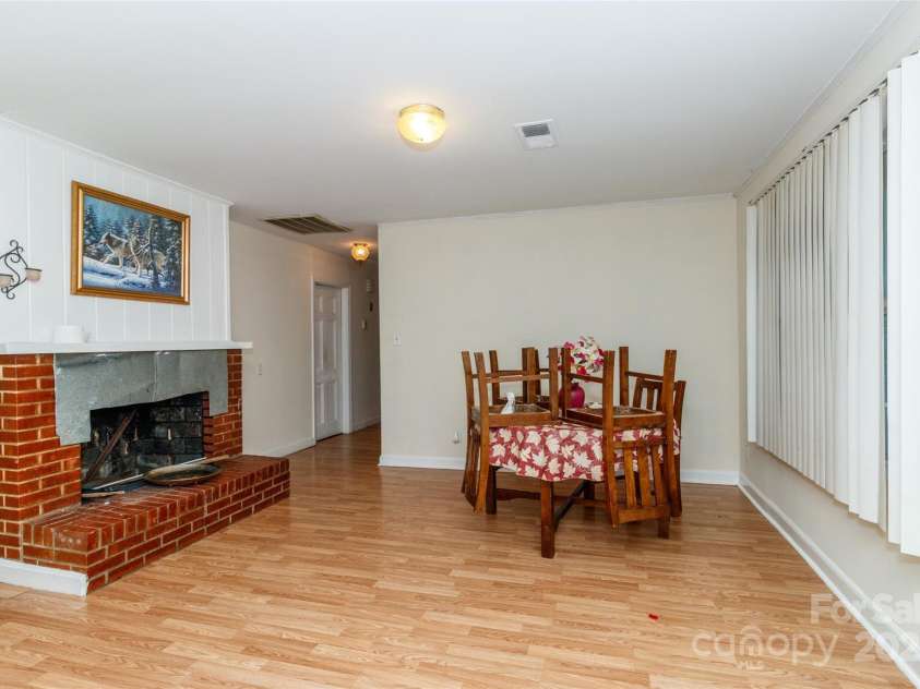 4015 Wilson Lane, Charlotte, NC 28206.  MLS# CAR4278178, YatesRealty ID 25834. 