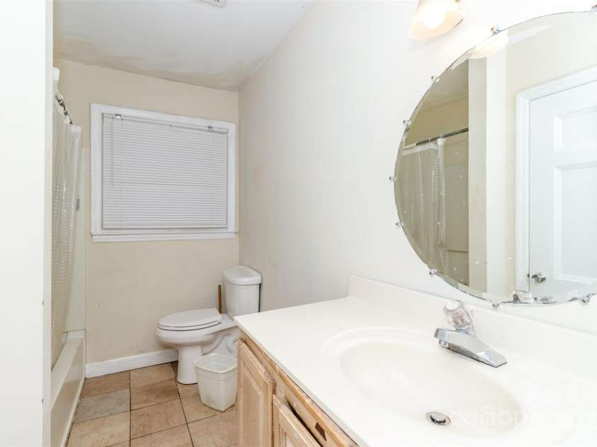 4015 Wilson Lane, Charlotte, NC 28206.  MLS# CAR4278178, YatesRealty ID 25834. 