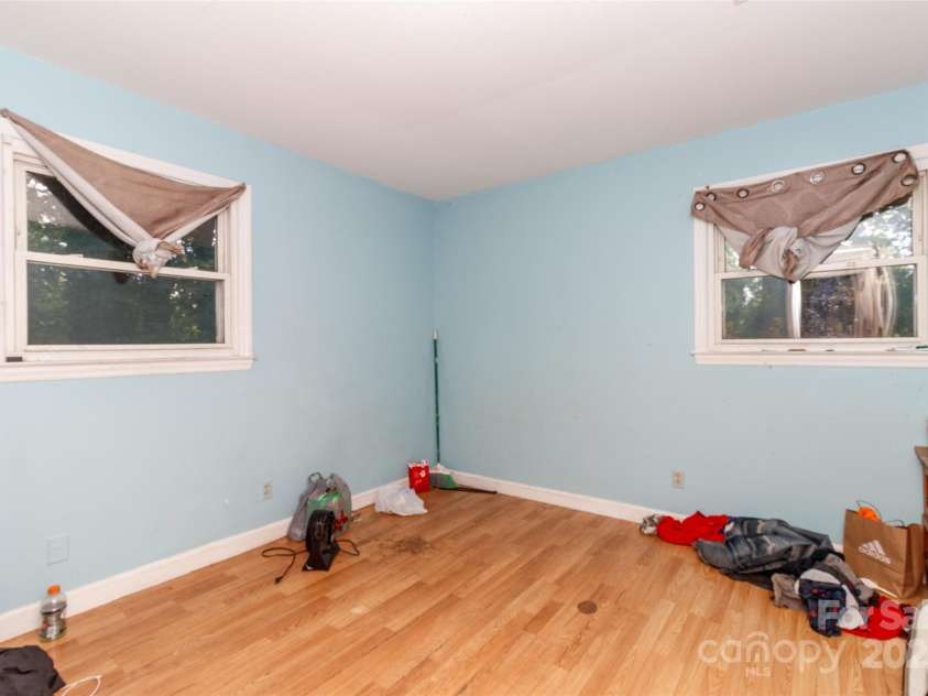 4015 Wilson Lane, Charlotte, NC 28206.  MLS# CAR4278178, YatesRealty ID 25834. 