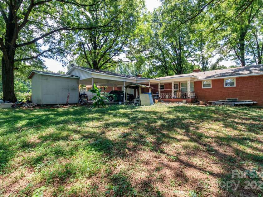 4015 Wilson Lane, Charlotte, NC 28206.  MLS# CAR4278178, YatesRealty ID 25834. 