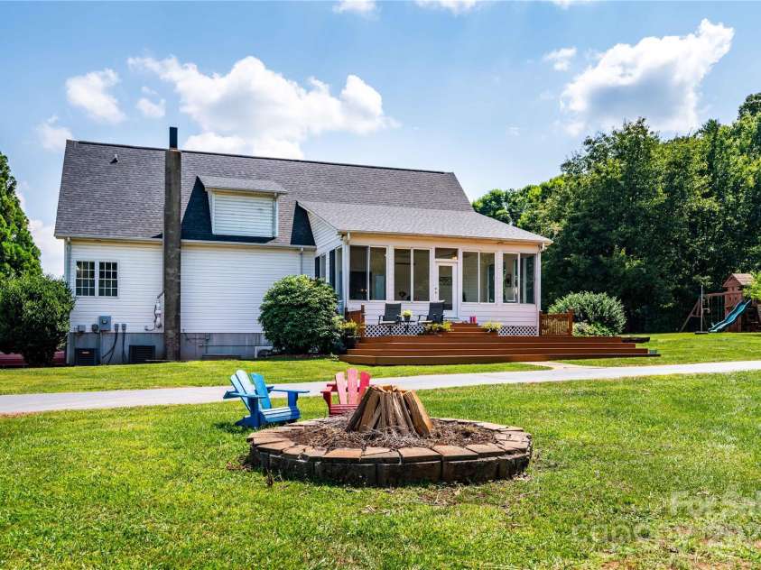 5258 Bandys Cross Road, Catawba, NC 28609.  MLS# CAR4260982, YatesRealty ID 25836. 