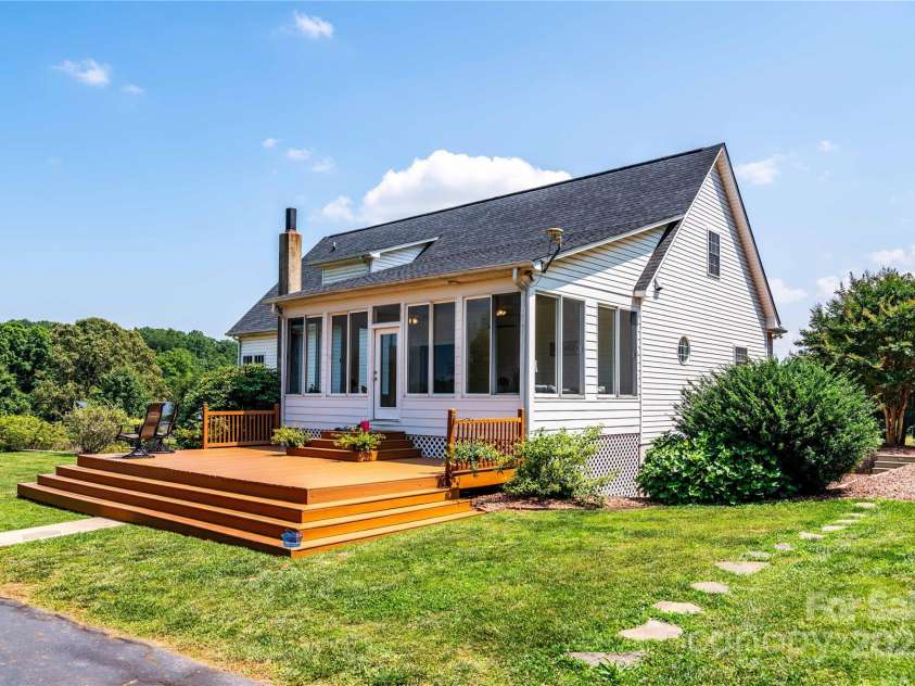 5258 Bandys Cross Road, Catawba, NC 28609.  MLS# CAR4260982, YatesRealty ID 25836. 