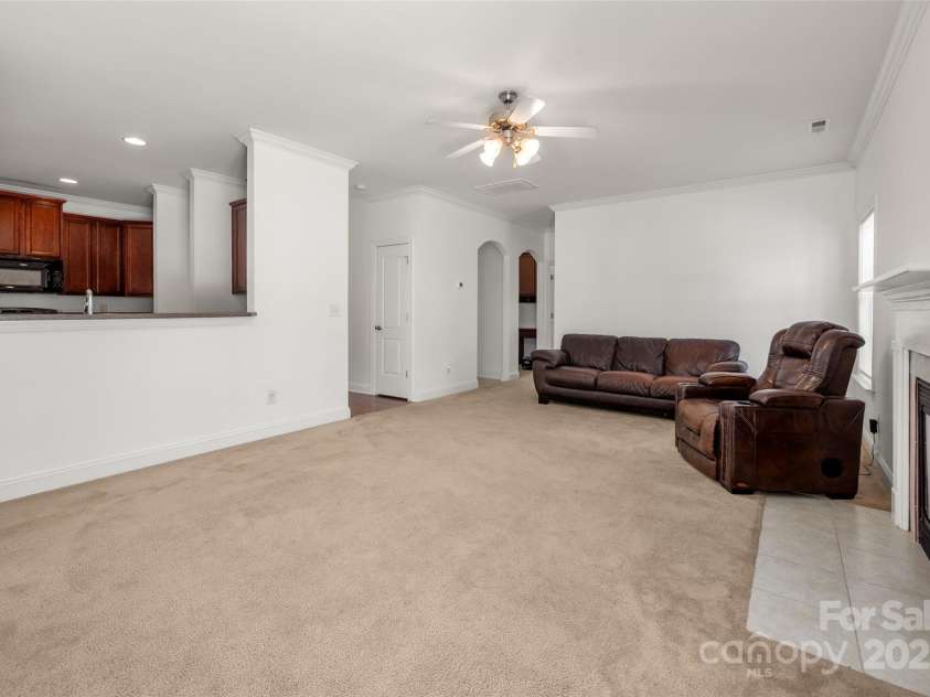 12802 Waterlyn Club Drive, Charlotte, NC 28278.  MLS# CAR4253323, YatesRealty ID 25837. 