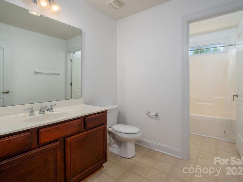 12802 Waterlyn Club Drive, Charlotte, NC 28278.  MLS# CAR4253323, YatesRealty ID 25837. 