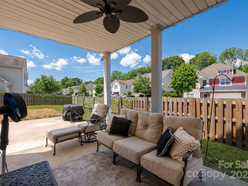 12802 Waterlyn Club Drive, Charlotte, NC 28278.  MLS# CAR4253323, YatesRealty ID 25837. 