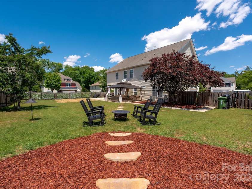 12802 Waterlyn Club Drive, Charlotte, NC 28278.  MLS# CAR4253323, YatesRealty ID 25837. 