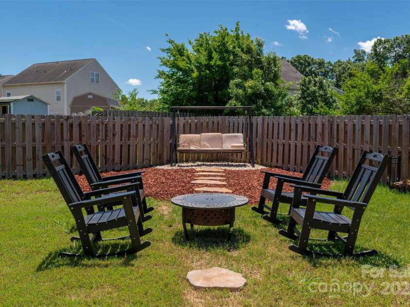 12802 Waterlyn Club Drive, Charlotte, NC 28278.  MLS# CAR4253323, YatesRealty ID 25837. 