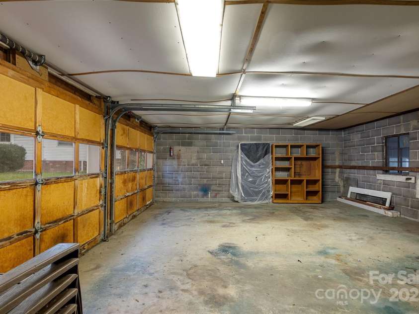 163 Pisgah View Road, Asheville, NC 28806.  MLS# CAR4294494, YatesRealty ID 2584. 4+ car detached Garage/Workshop