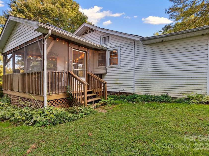 163 Pisgah View Road, Asheville, NC 28806.  MLS# CAR4294494, YatesRealty ID 2584. Big screen