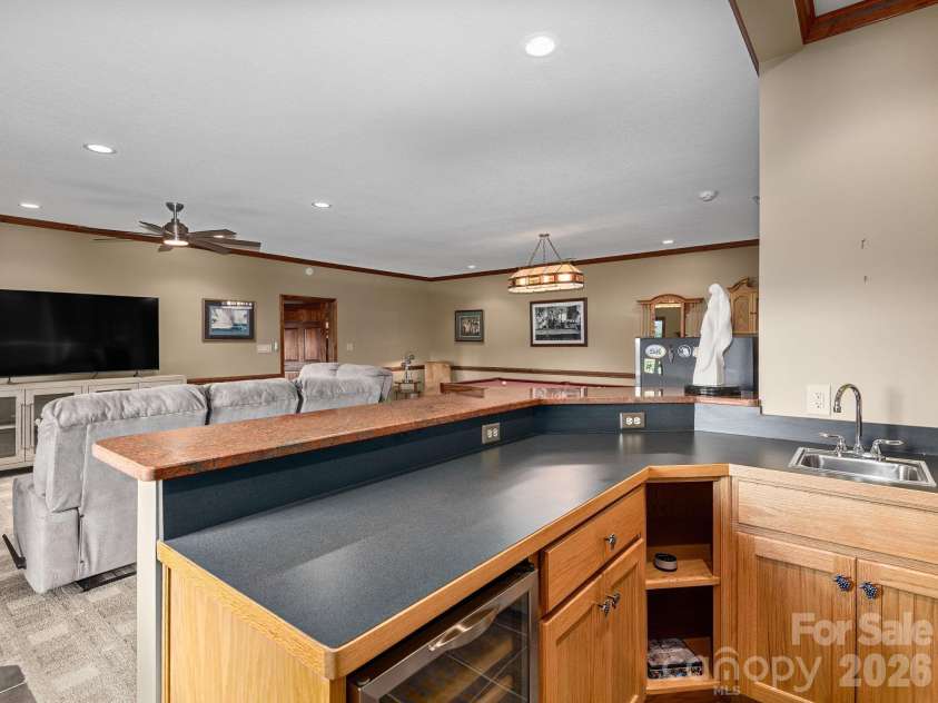 37 Enclave Drive, Waynesville, NC 28786.  MLS# CAR4329096, YatesRealty ID 2584. 