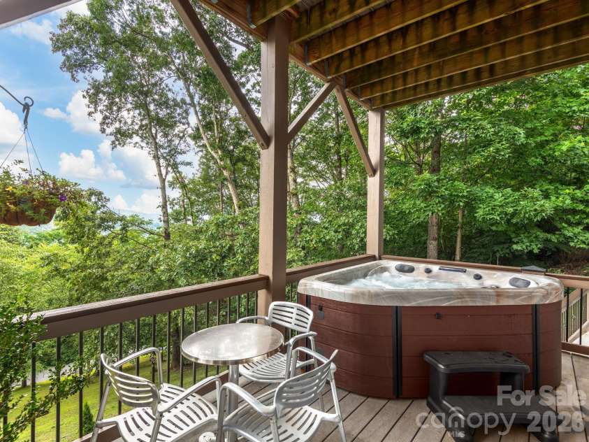 37 Enclave Drive, Waynesville, NC 28786.  MLS# CAR4329096, YatesRealty ID 2584. 