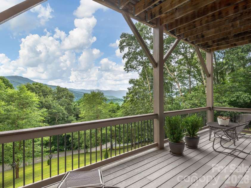37 Enclave Drive, Waynesville, NC 28786.  MLS# CAR4329096, YatesRealty ID 2584. 