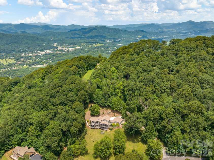 37 Enclave Drive, Waynesville, NC 28786.  MLS# CAR4329096, YatesRealty ID 2584. 