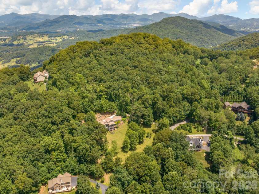 37 Enclave Drive, Waynesville, NC 28786.  MLS# CAR4329096, YatesRealty ID 2584. 