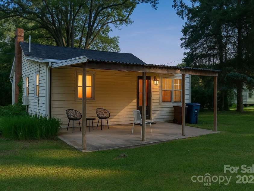 116 Barnes Lane, Stony Point, NC 28678.  MLS# CAR4313690, YatesRealty ID 25840. 