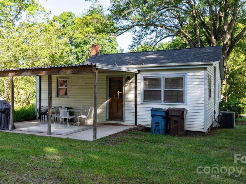 116 Barnes Lane, Stony Point, NC 28678.  MLS# CAR4313690, YatesRealty ID 25840. 